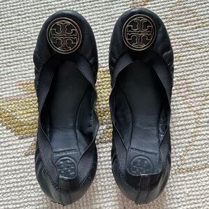 Tory Burch size 6 black flats